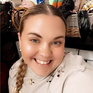 Meet your Posher, Courtni